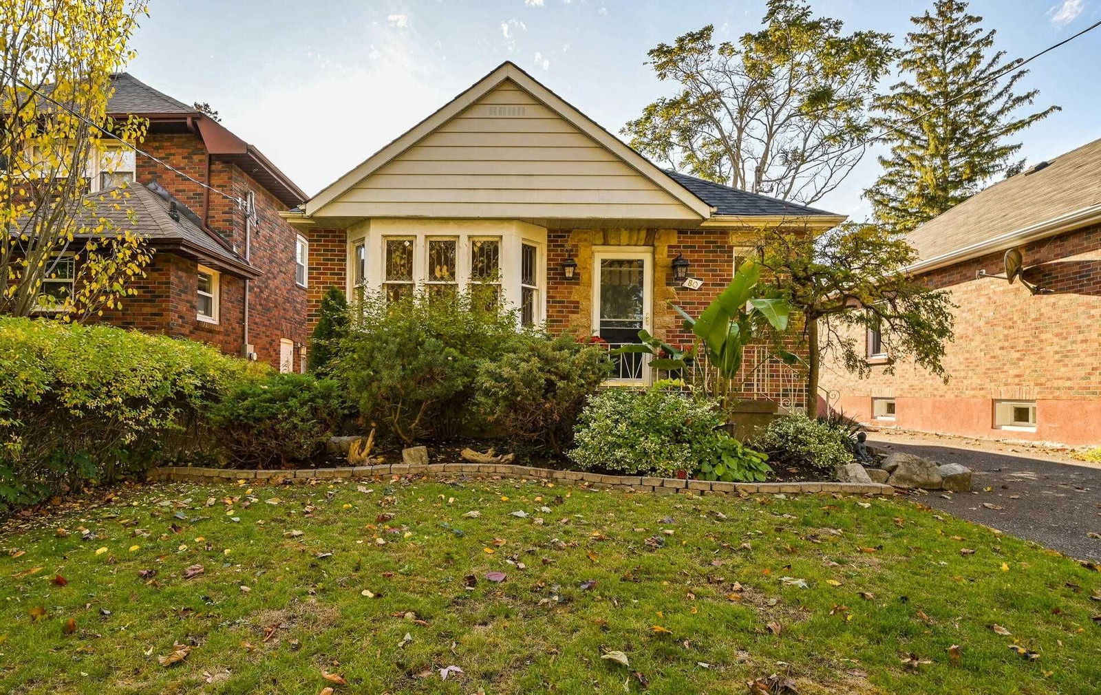 80 Cadillac Ave S, Oshawa 2+1 Bed House E4952036