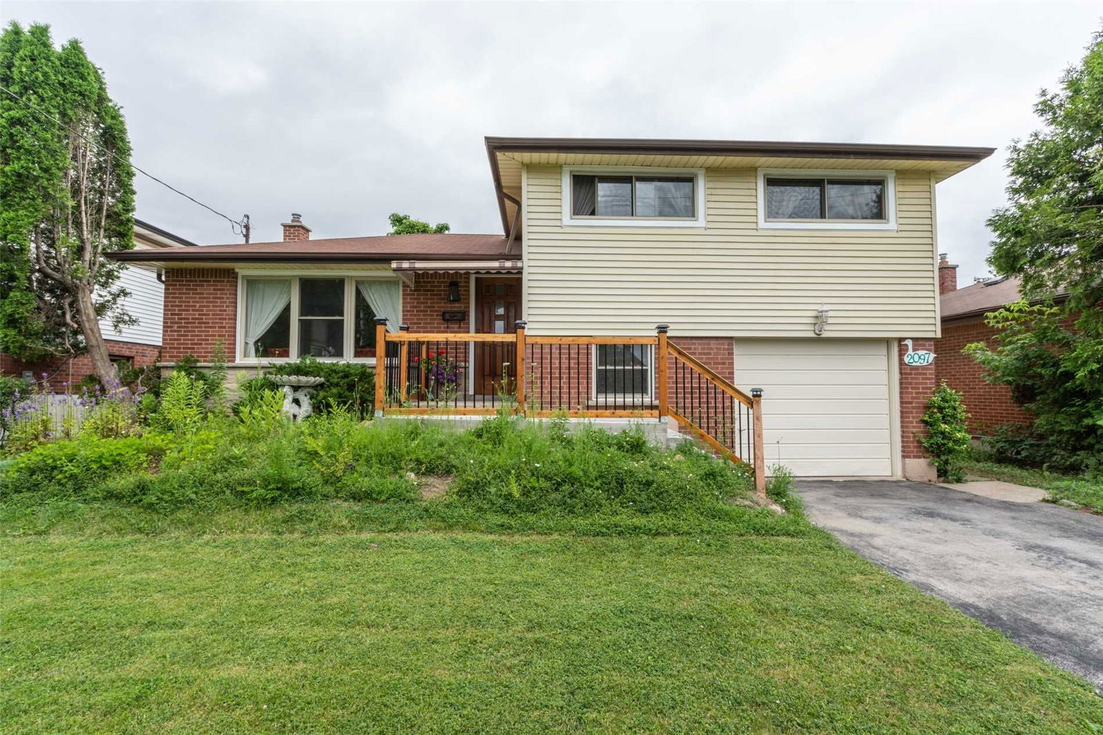 2097 Mount Forest Dr, Burlington 3+1 Bed House W4517774