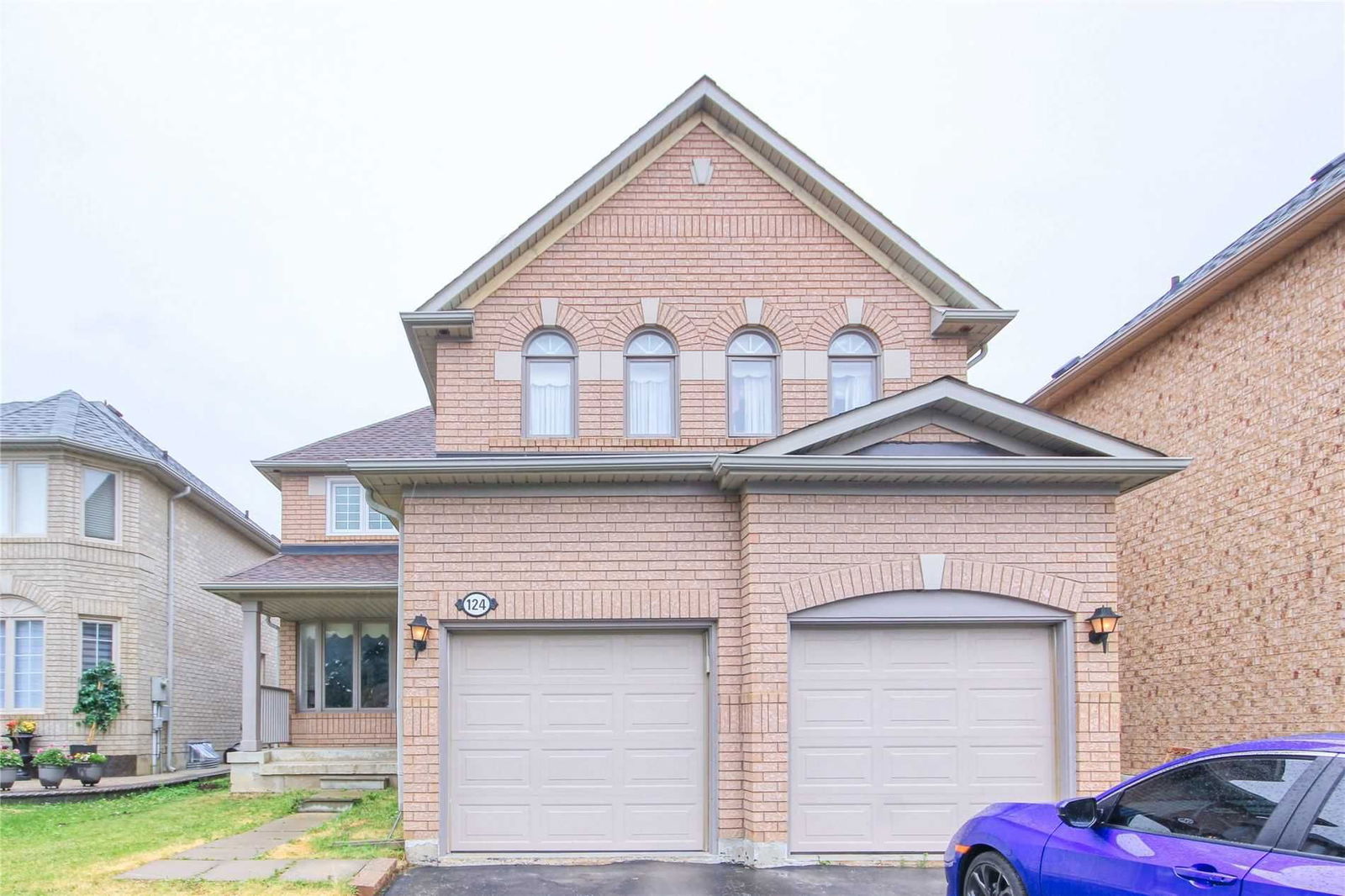 124 Mountainberry Rd, Brampton 4+1 Bed House W4846799