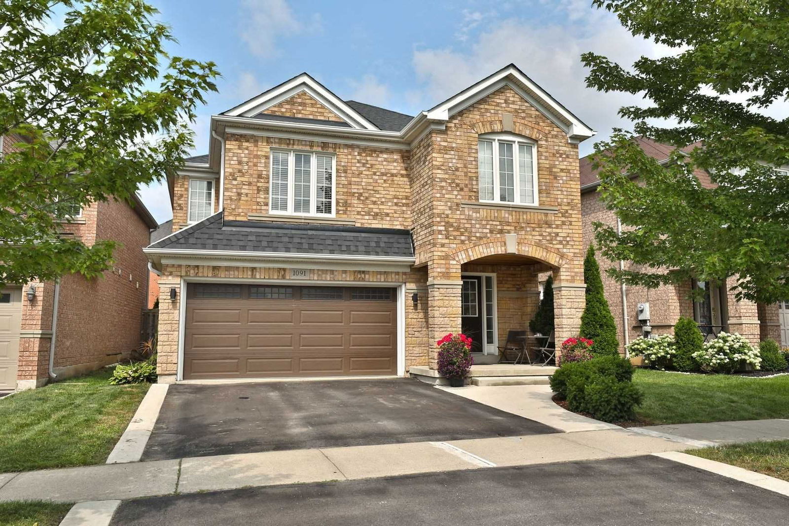 1091 Laurier Ave, Milton 4 Bed House W4890256