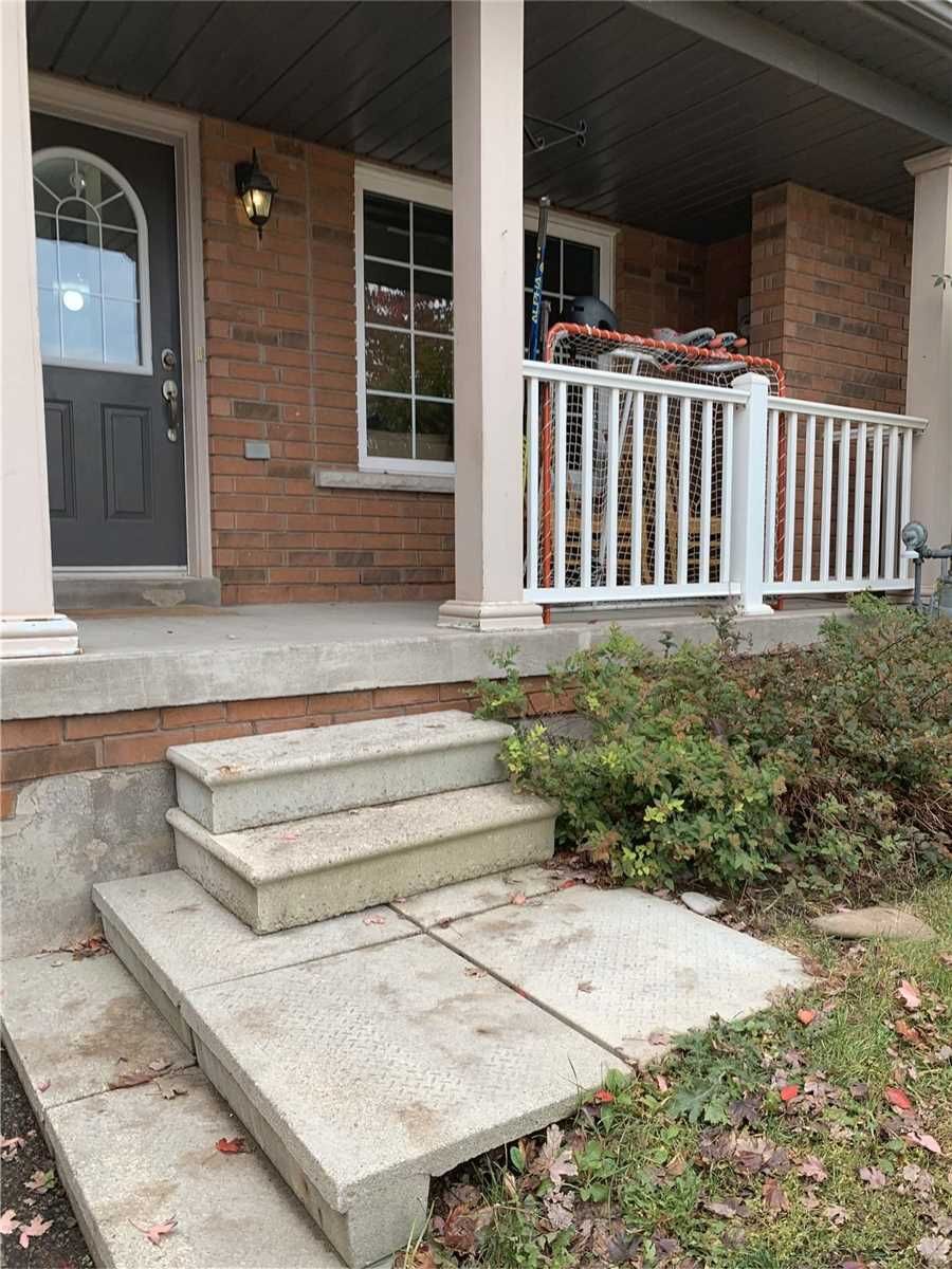 2378 Postmaster Dr, Oakville 3 Bed House W4945607