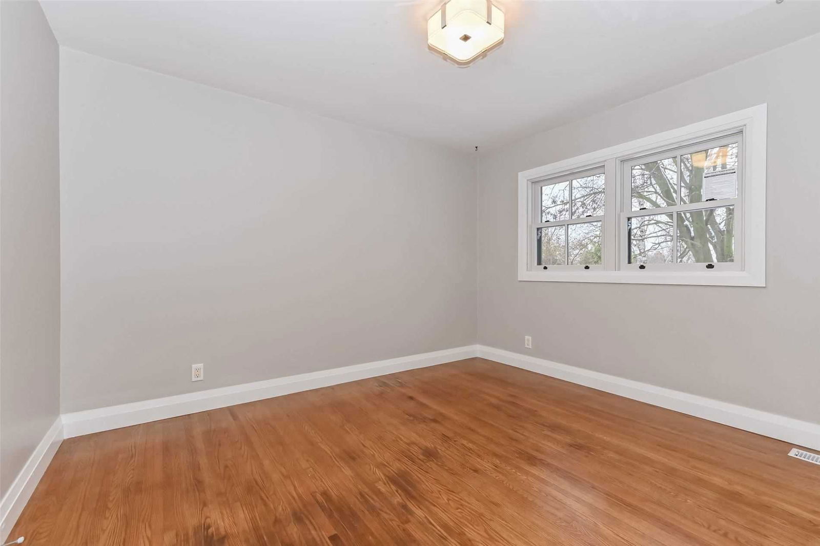 19 Elginfield Dr, Guelph 4 Bed House X4638797