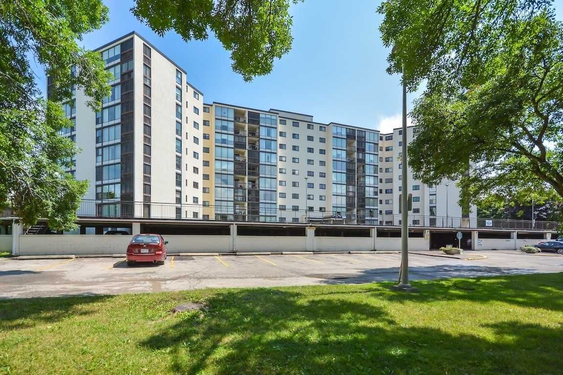 19 Woodlawn Rd 306, Guelph 3 Bed Condo X4690373