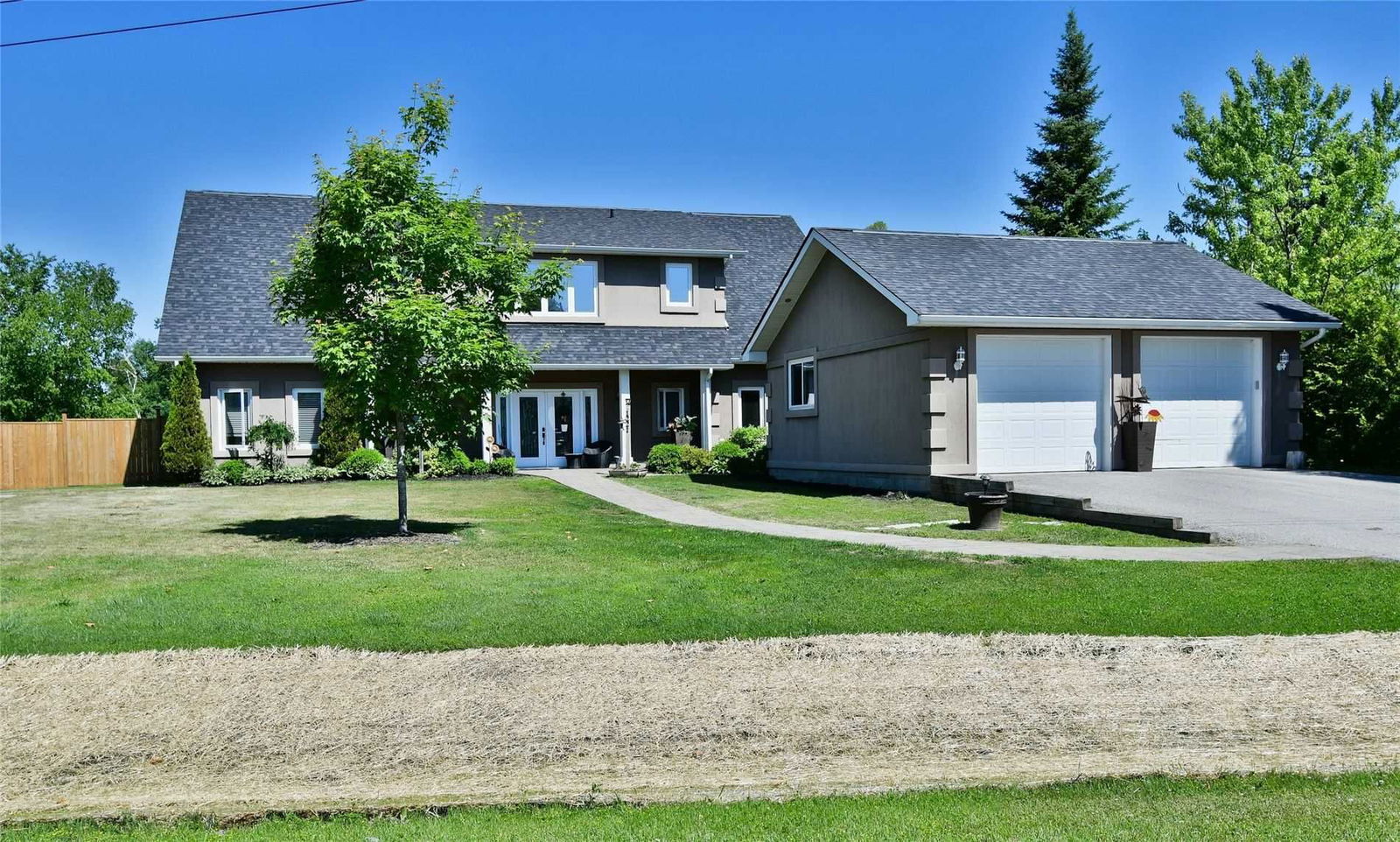 1221 Youngs Cove Rd, SmithEnnismoreLakefield 4 Bed, 3 Bath house