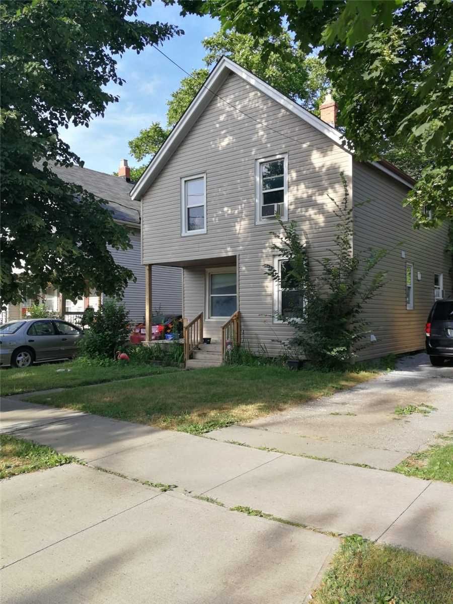 152 Lake St, St. Catharines 3 Bed, 2 Bath house Dwelly.ca